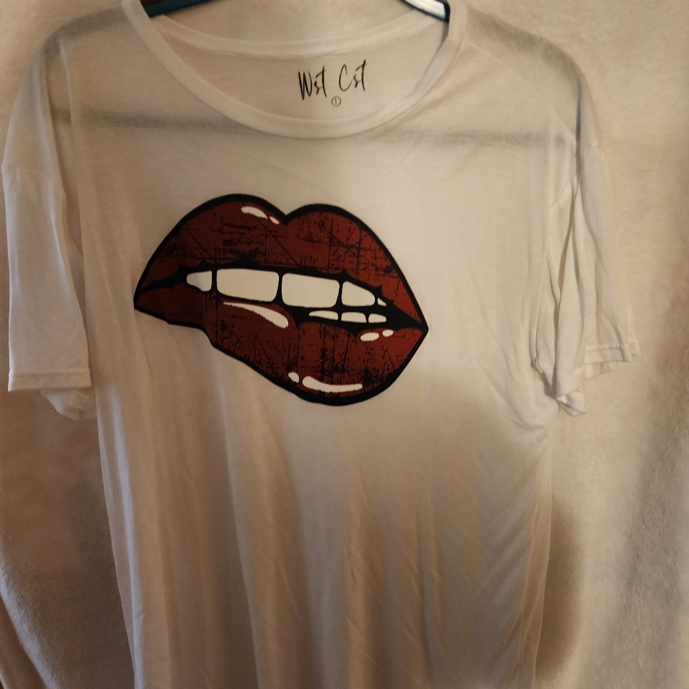 T SHIRT